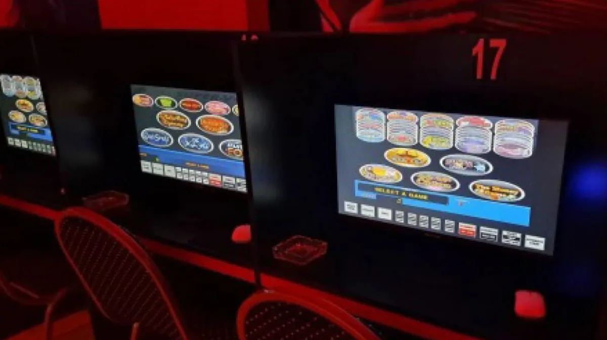 Un hombre fingía tener un ciber en San Telmo pero en realidad era un casino clandestino: cómo lo descubrieron