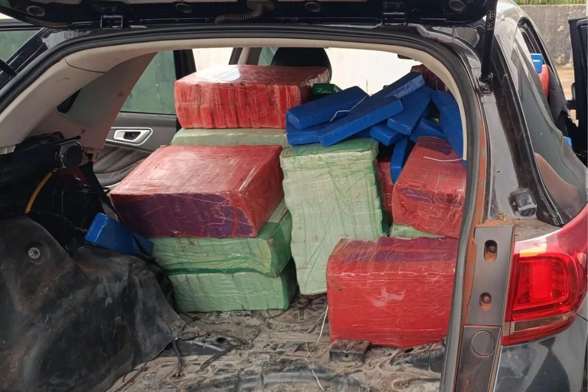 Carro furtado na Bahia é recuperado com 1,2 tonelada de maconha em Ponta Porã