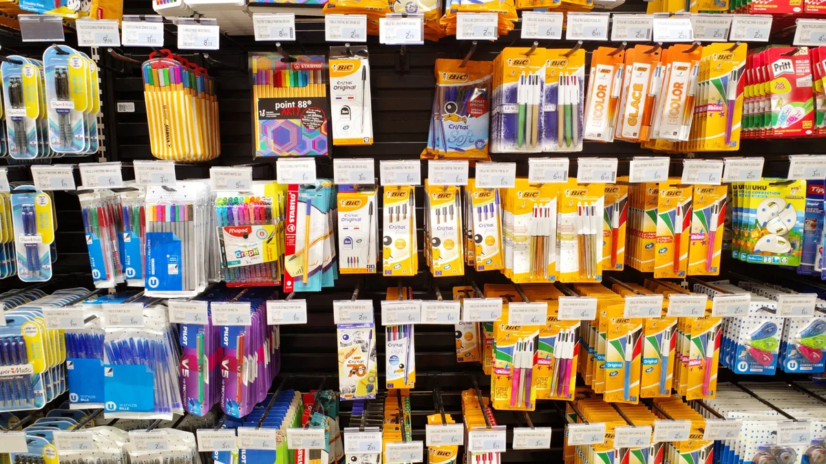 Rentrée 2026: comment faire des économies sur les fournitures scolaires?