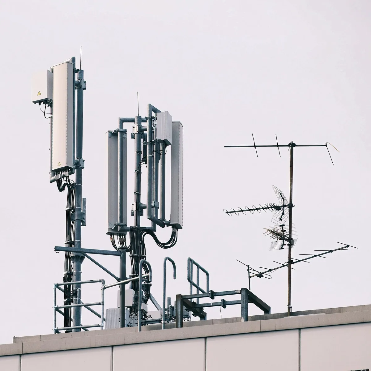 Recherche des BR - Sicherheitslücke: Mobilfunknetze übertragen sensible Handydaten an Anrufer