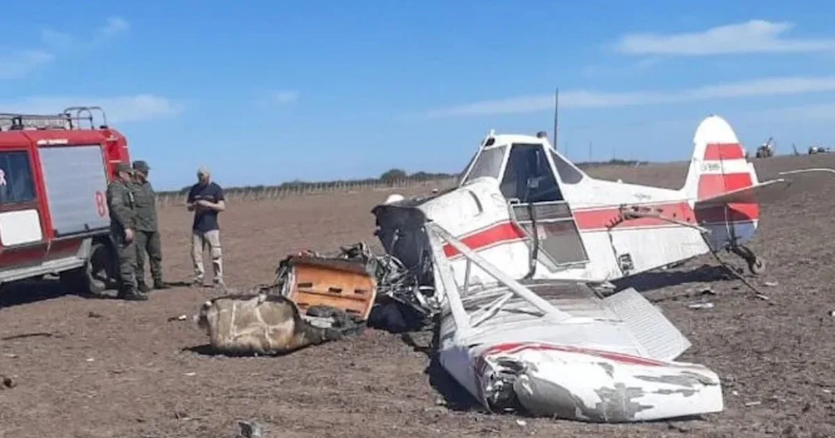Una avioneta de fumigación se vino a pique y se estrelló en una zona rural de Gualeguaychú