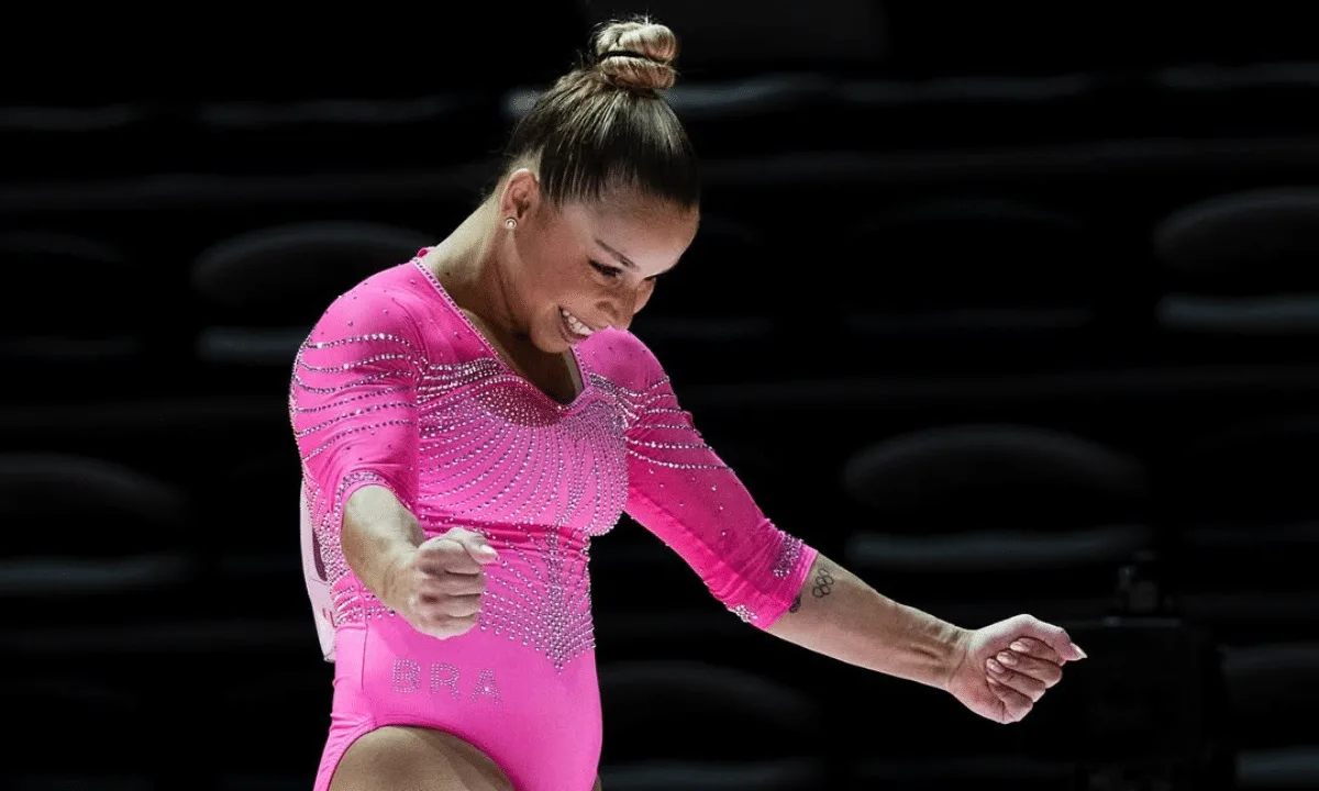 Flávia Saraiva vence nas barras assimétricas na Copa do Mundo de Szombathely