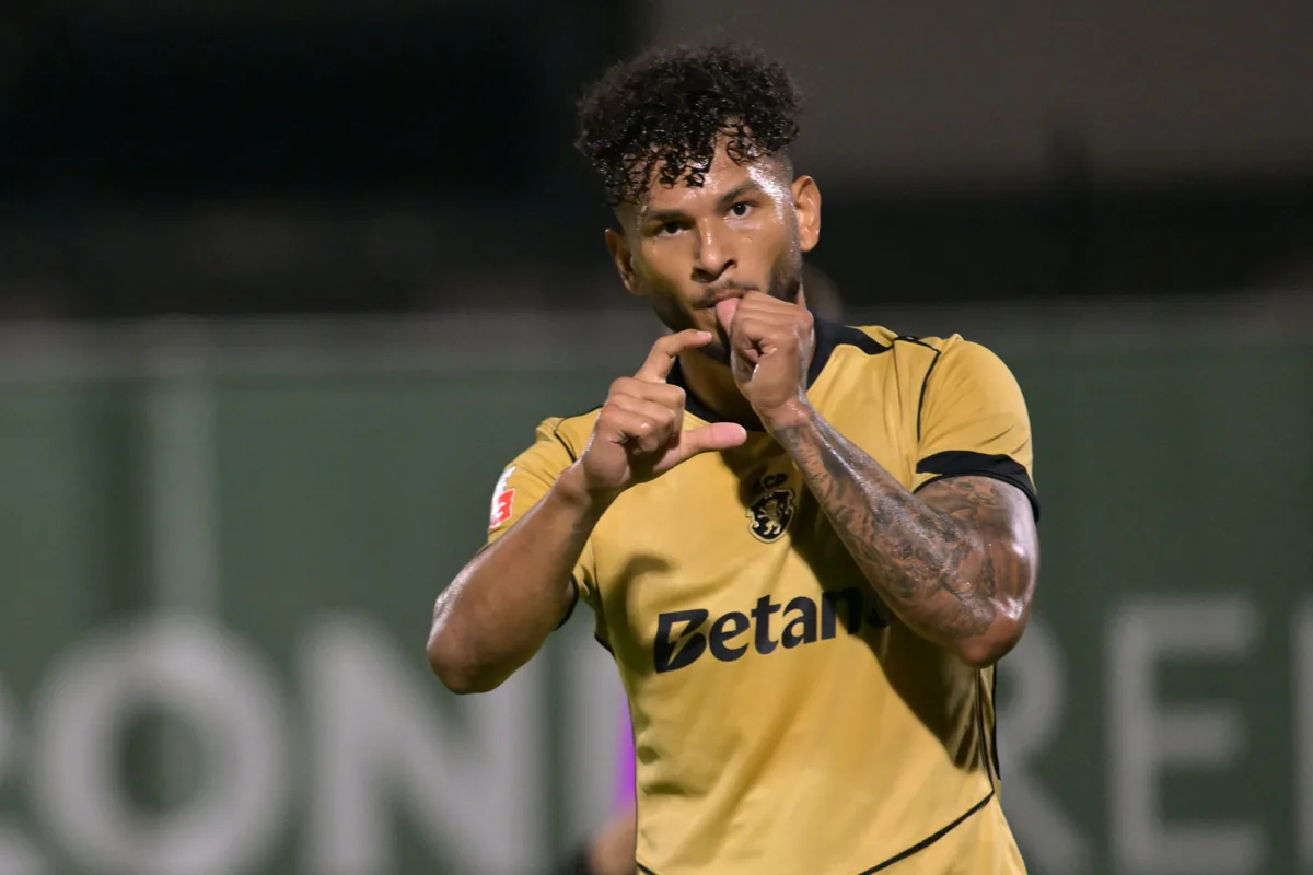 Luis Javier Suárez respondió a los rumores de su posible salida del Sporting de Lisboa: “Una mentira más en lo que va de este verano”