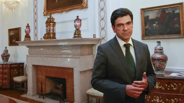 "Apurar responsabilidades". Dois mortos em queda de grua: O que se sabe?
