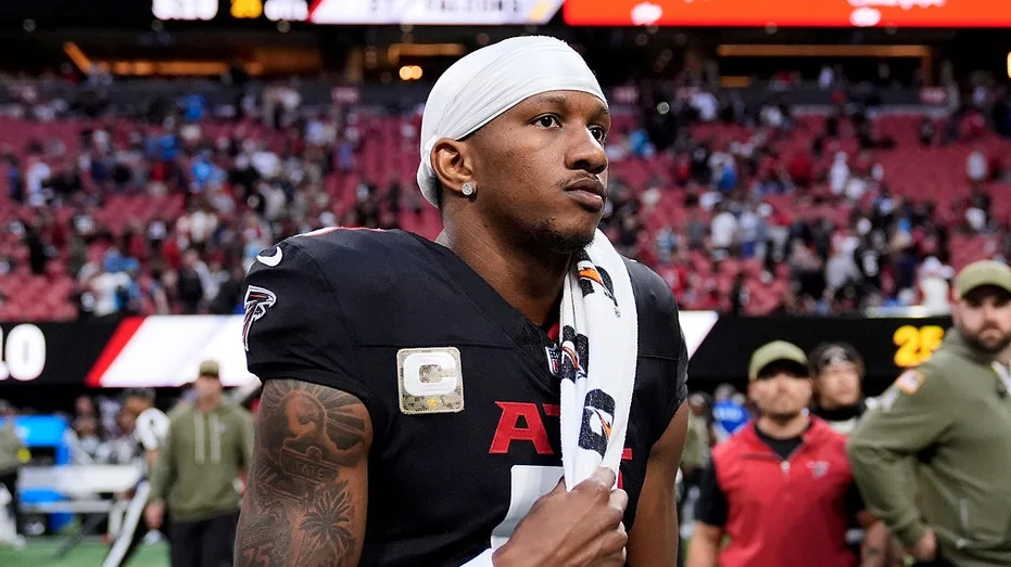 Michael Penix Jr likely starting for Falcons against Bears despite rib injury, Kevin Stefanski says
