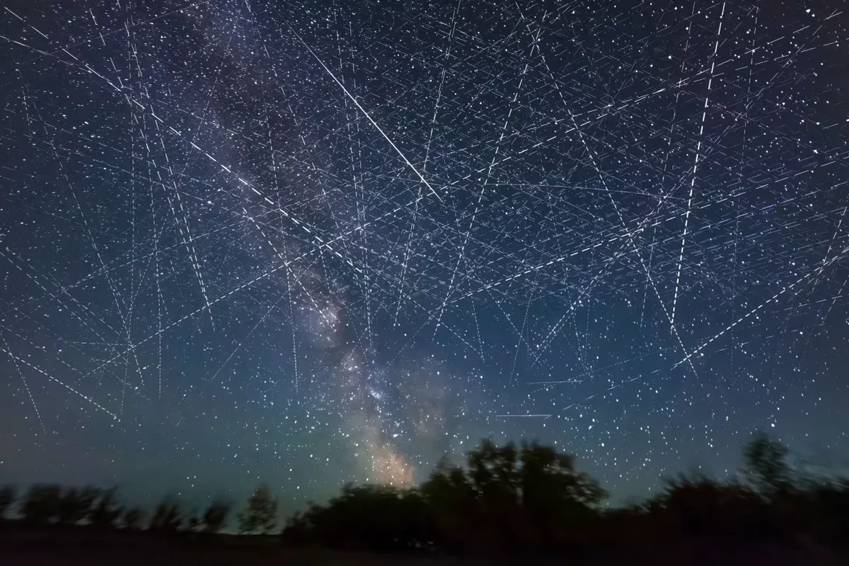 Proliferação de satélites deixa astrônomos loucos com erros em observações