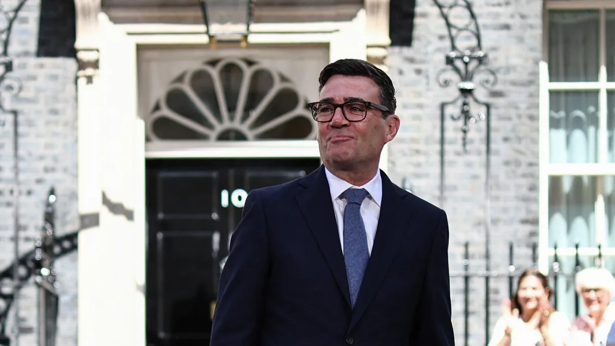 Andy Burnham se fait avoir par une fausse conseillère de Donald Trump