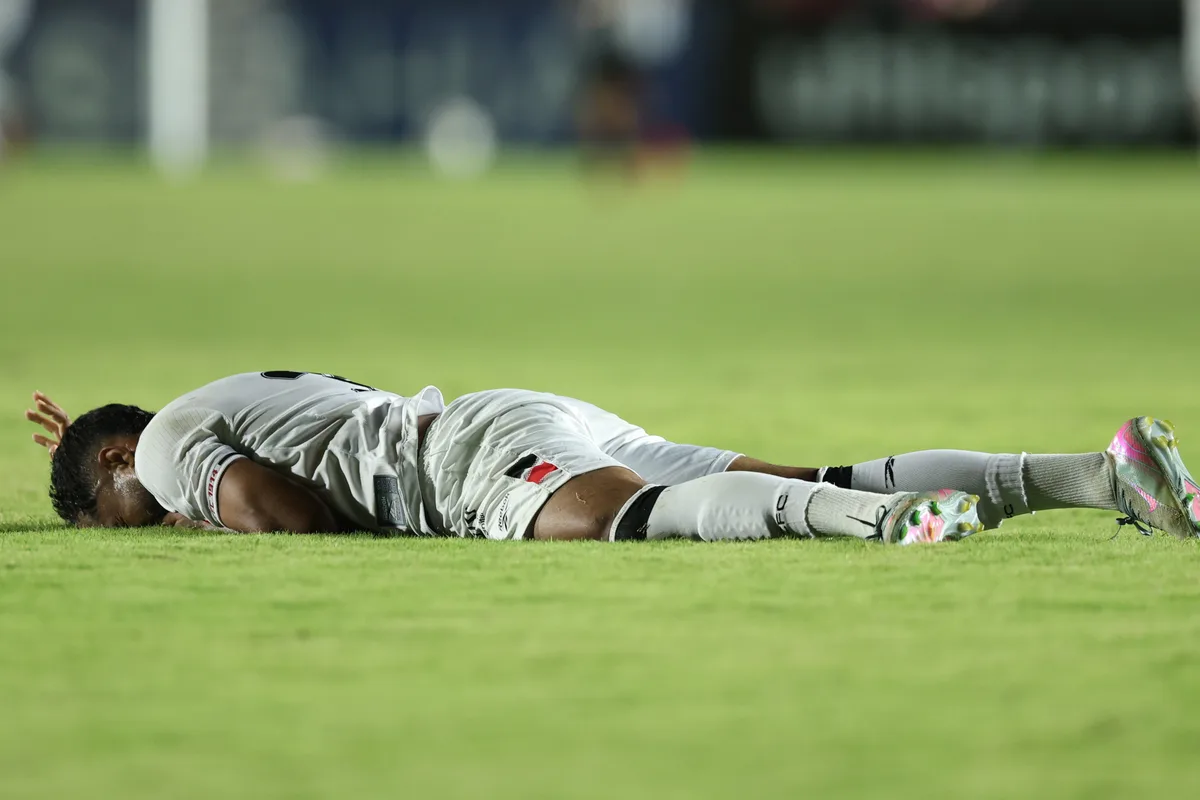 Jogadores do Santa Cruz lamentam perda da vaga na final da Série C: " Todos tinham o sonho de vencer"