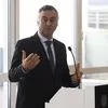 Ministro da Educação afasta regras vinculativas para uso de inteligência artificial nas escolas
