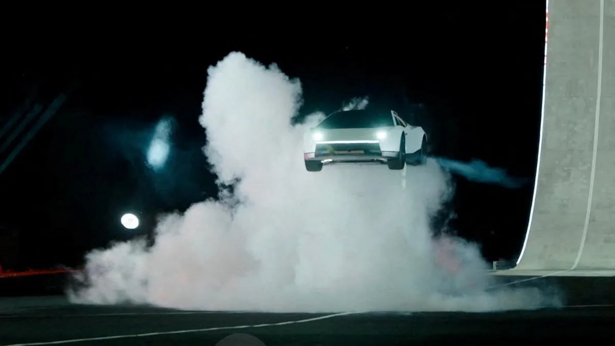 Prototyp vorgestellt - Der neue Tesla kann fliegen!