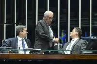 Análise: Alcolumbre acena, mas mantém controle sobre 6×1