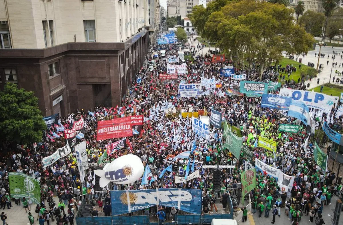 Nueva protesta de movimientos sociales y sindicales contra el Gobierno: marcharán por el endeudamiento familiar
