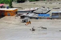 Nepal: Terremoto provocou deslizamento, bloqueou rio e causou enchente