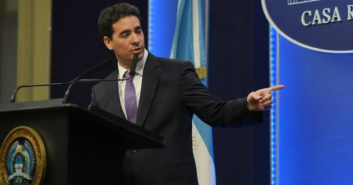 La primera reacción del Gobierno tras el intento de Adorni de justificar su enriquecimiento: "Esperaremos a que la Justicia hable"