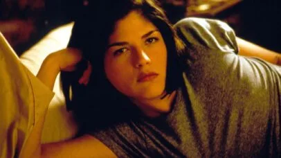 Selma Blair é liberada da prisão após pagar fiança de US$ 20 mil