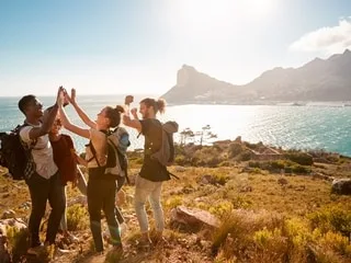 Vous ne voulez pas voyager seul ? Ces agences vous proposent de partir en groupe avec des inconnus