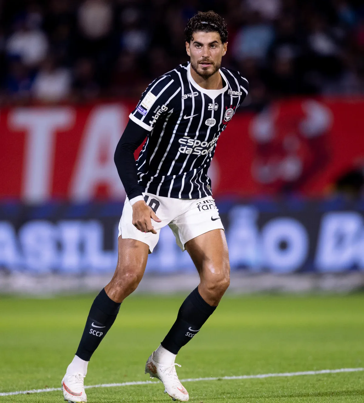 Vontade de ficar e papo com Diniz: como Pedro Raul ressurgiu no Corinthians