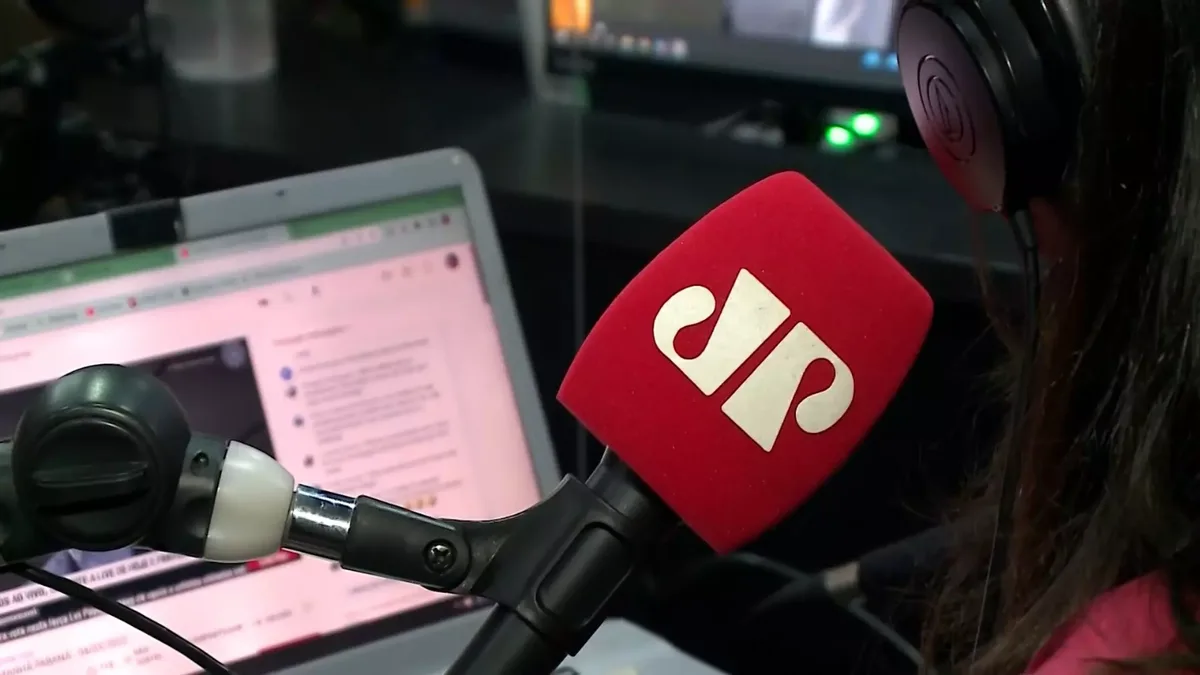 Jovem Pan vai parar no TSE após divulgar pesquisa interna favorável a Flávio