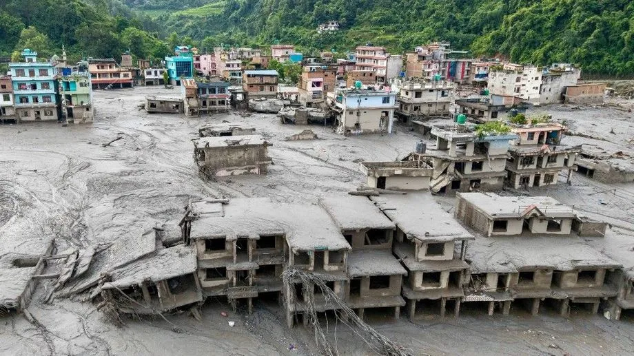 Crue dévastatrice au Népal et au Tibet : quatre touristes français parmi les personnes disparues