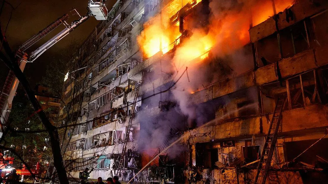 Três mortos após ataques russos contra Kiev, capital da Ucrânia sofre cortes de energia