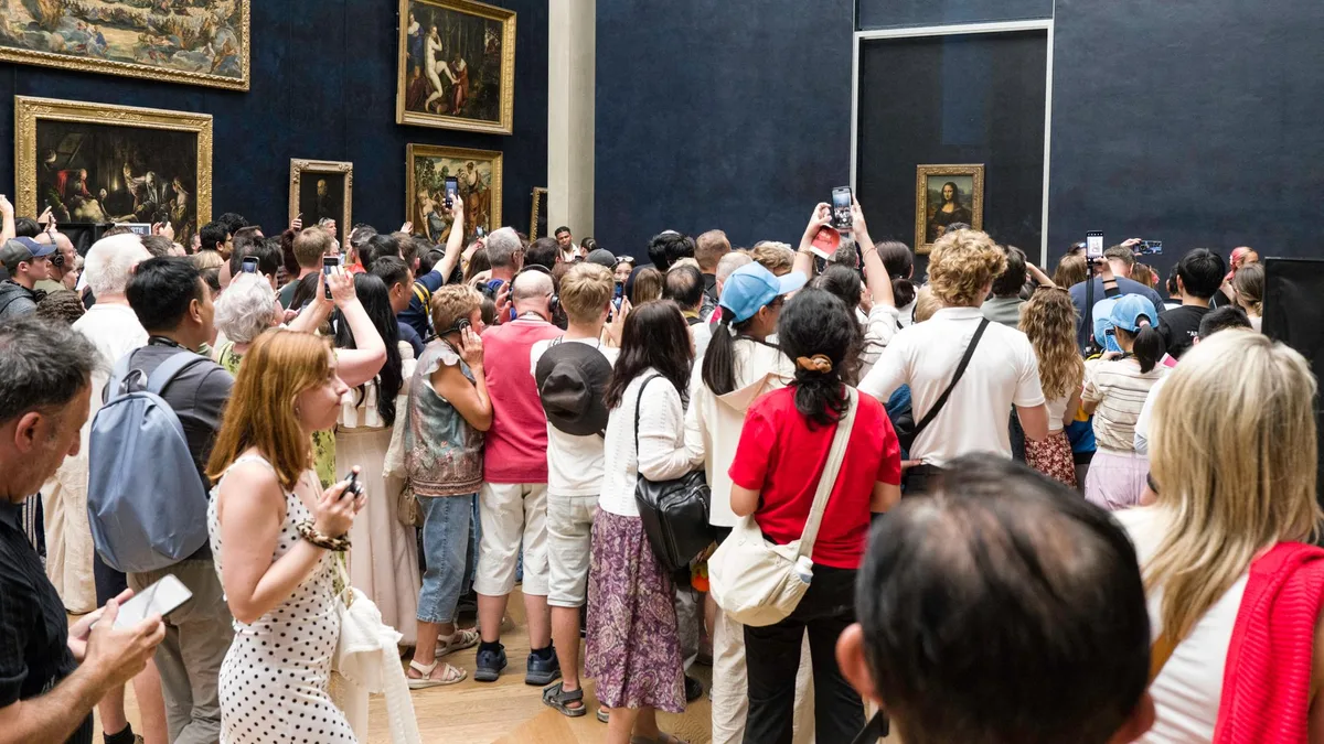 Louvre : deux Allemands interpellés pour des dégradations dans la salle de la « Joconde »