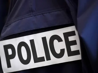 Quatre amis pourchassés et agressés par trois inconnus dans un parking souterrain