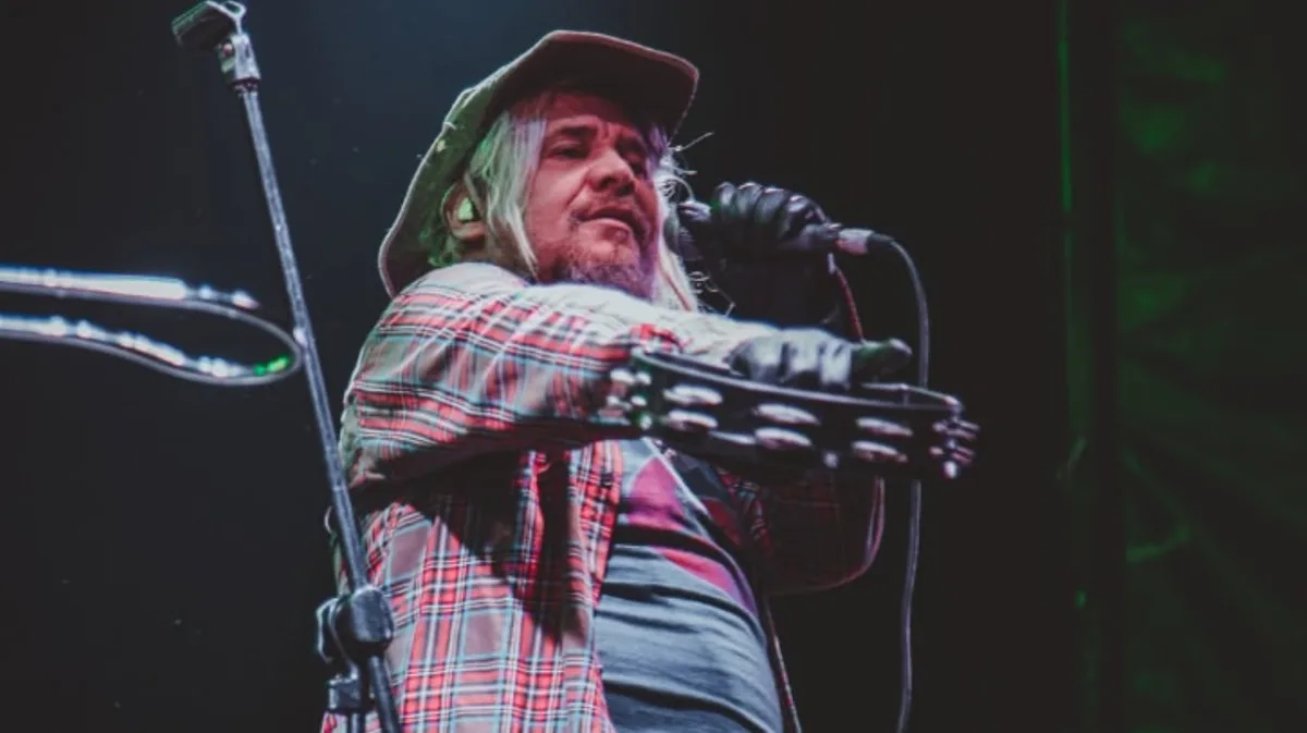 Massacre presenta un nuevo show que recorre su discografía y apuesta por la psicodelia