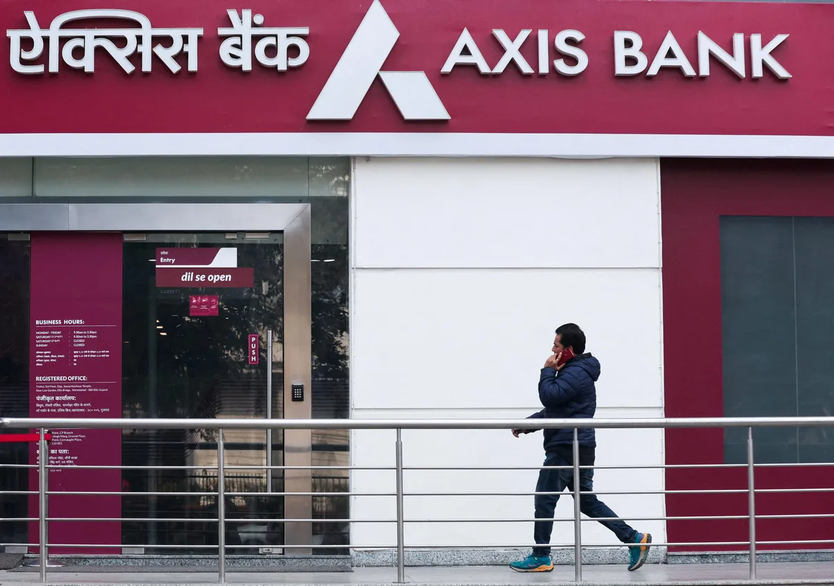 Credit card industry sees revolving balances moderate, says Axis Bank