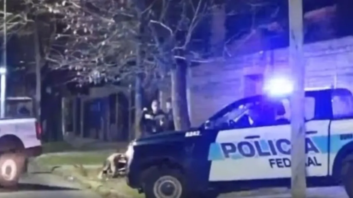Balearon a un hombre durante un intento de robo frente a la casa de Eduardo Duhalde en Lomas de Zamora