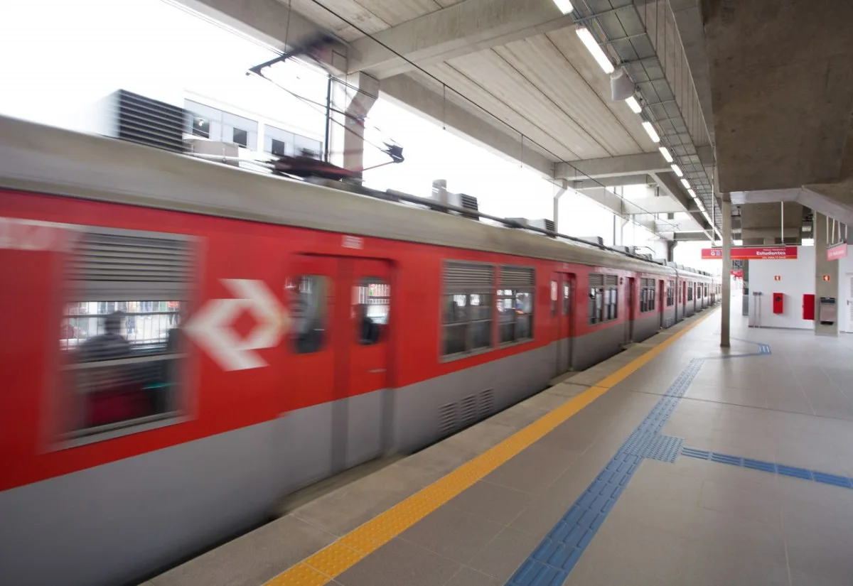 Ferroviários da linha 10-Turquesa de SP entram em ‘estado de greve’