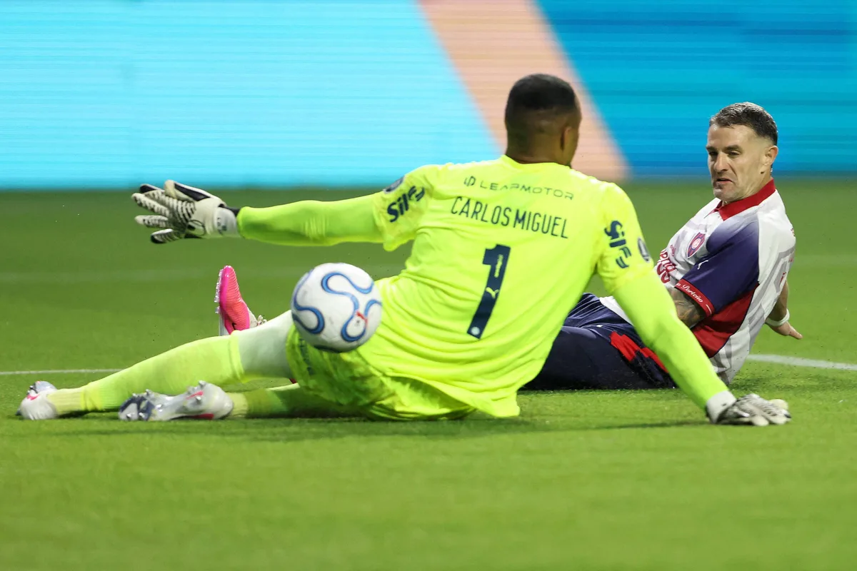 Carlos Miguel falha, e Palmeiras leva empate do Cerro nos acr�scimos
