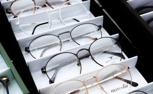 Guía: cómo saber qué forma de lentes le van a tu cara