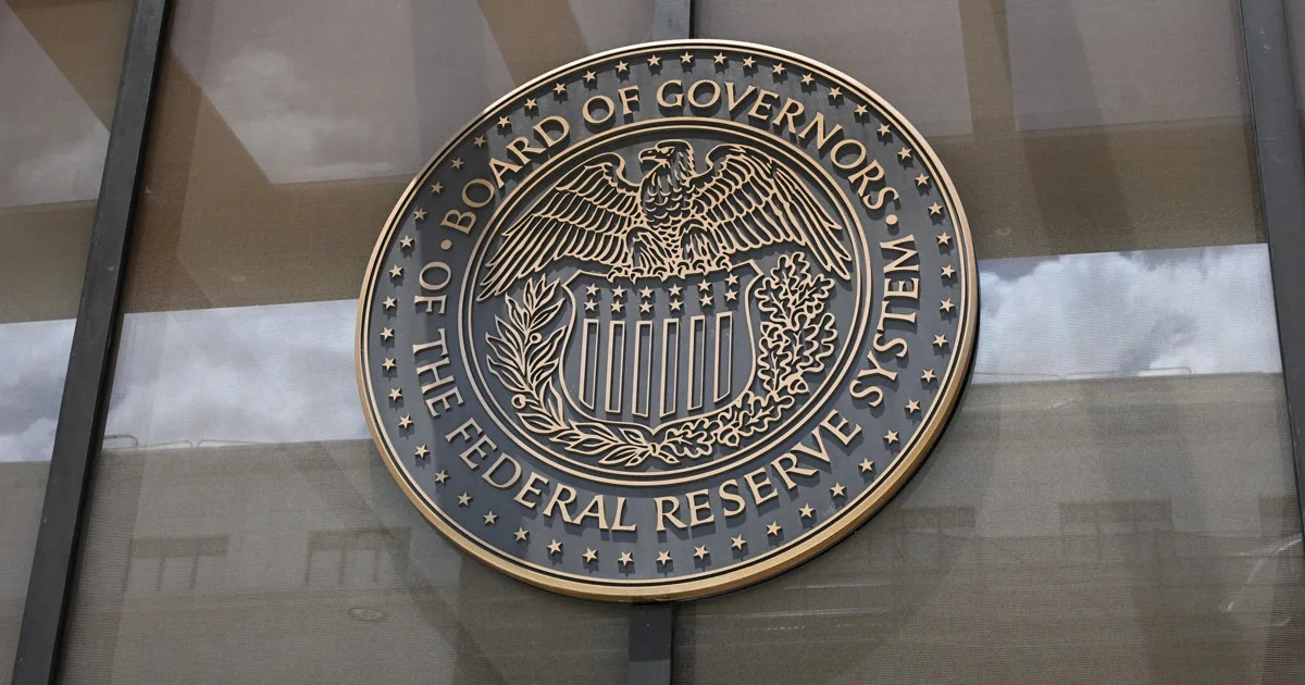 米長期金利が急上昇、19年ぶり高水準 FRB連続利上げ観測で