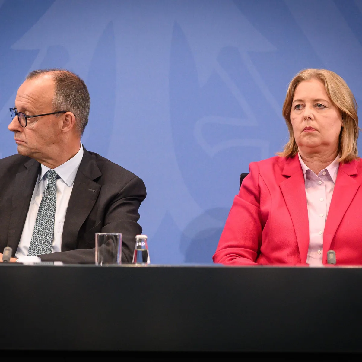 Nach Rücktritt - Bundeskanzler Merz würdigt Bas - SPD-Spitze kritisiert Union: "Unmenschliche Attacken"