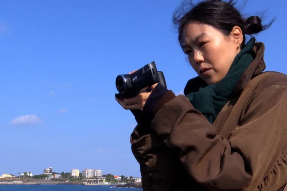 ‘Nowhere to Lay My Eyes’ Review: Kim Minhee Once More Gives a Melancholy Masterclass in a Hong Sangsoo Miniature