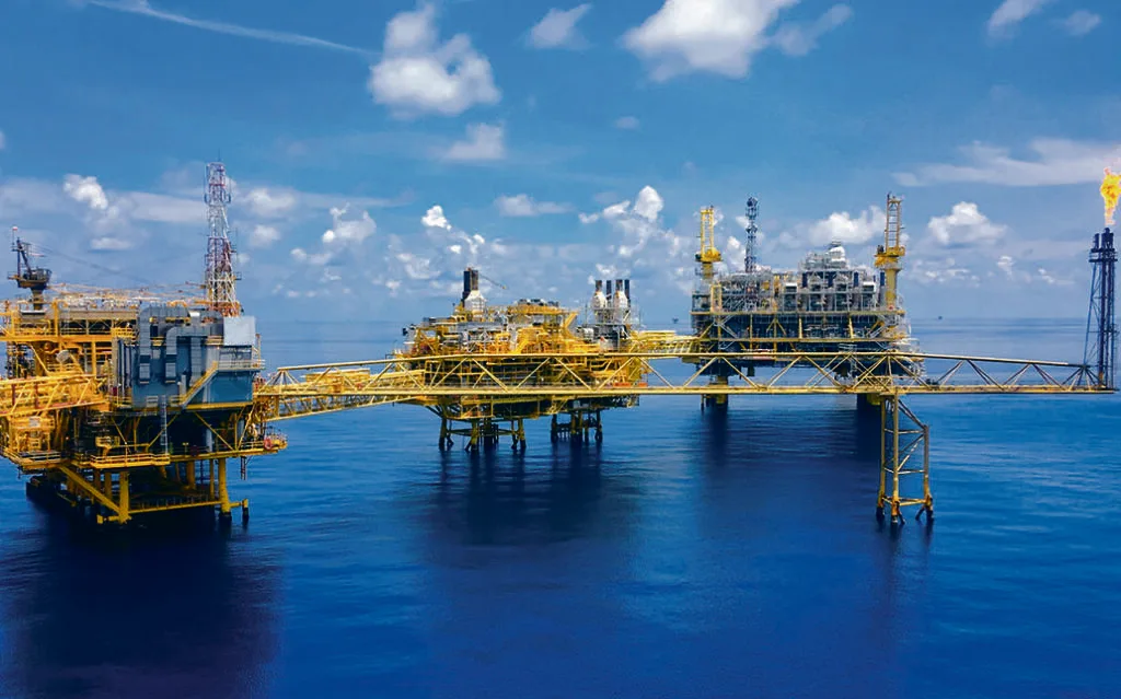 Brent sobe 1,5% e ultrapassa os 92 dólares por barril