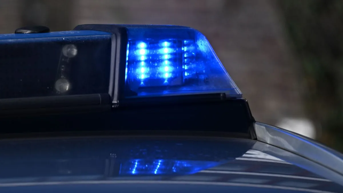 Meiningen: Laster mit Gülle kippt um – Fahrer schwer verletzt
