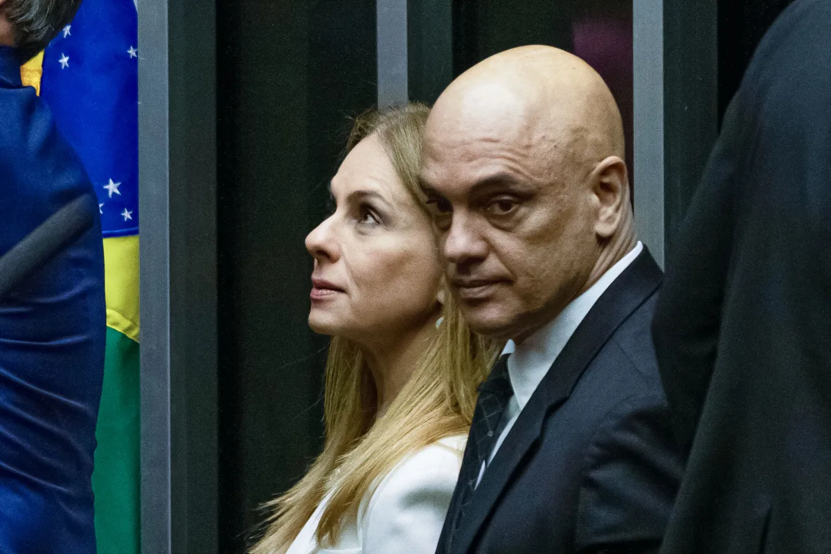 Esposa de Moraes diz contratar táxi aéreo sem "vínculos pessoais"