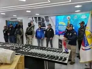 EEUU alista deportación de traficante de armas criollo