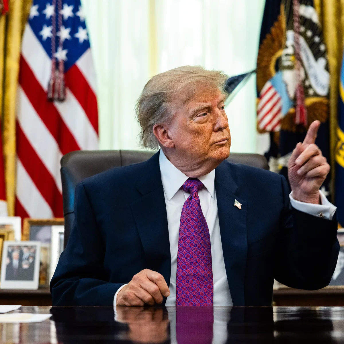 Trump Signs Executive Order to Rename Lake Ontario to Lake America