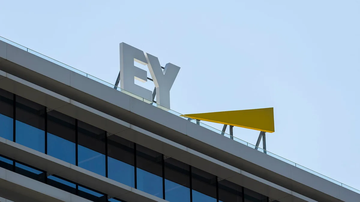 Receitas globais da EY sobem 5% com crescimento dos serviços de consultoria