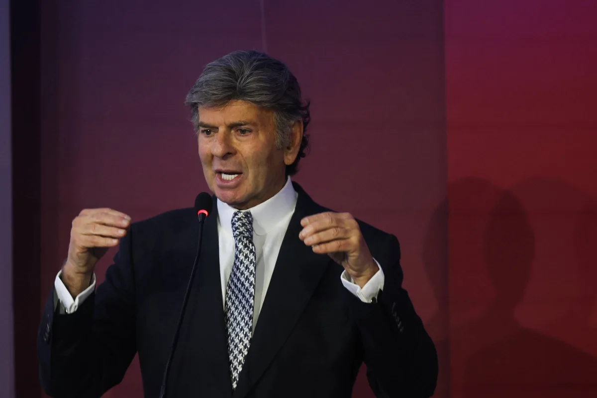 Fux pede acesso a processo de Bolsonaro para analisar supostas irregularidades em atos de Moraes