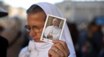 Confirmado cancro do pulmão. Papa continua internado para exames pós-operatórios