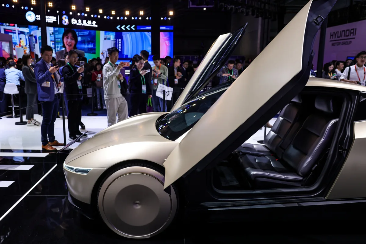 Tesla lanzará en septiembre 2026 su Cybercab: un robotaxi sin conductor humano, sin pedales ni volante