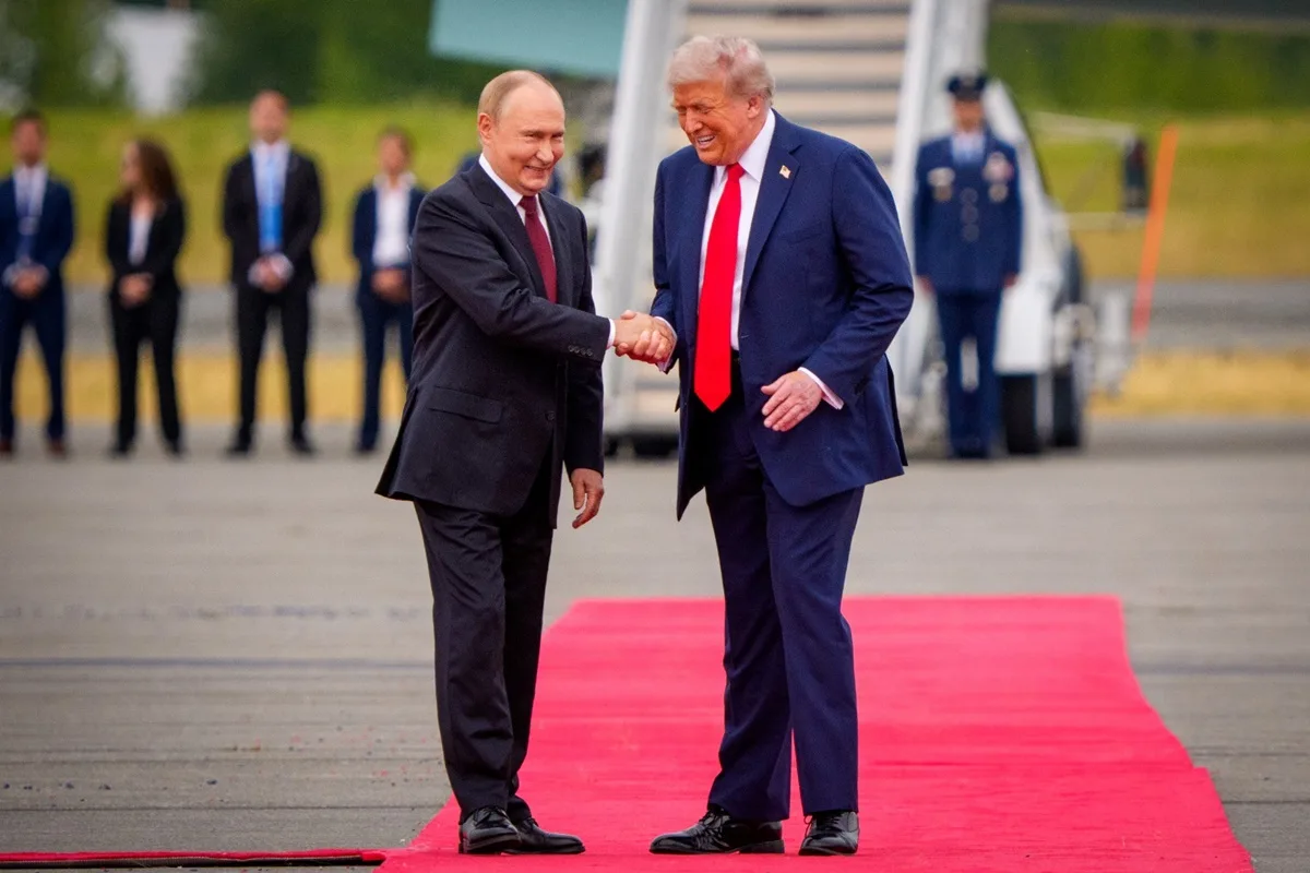 Trump diz que Putin não atacará a Otan após encontro de chefes da CIA e SVR