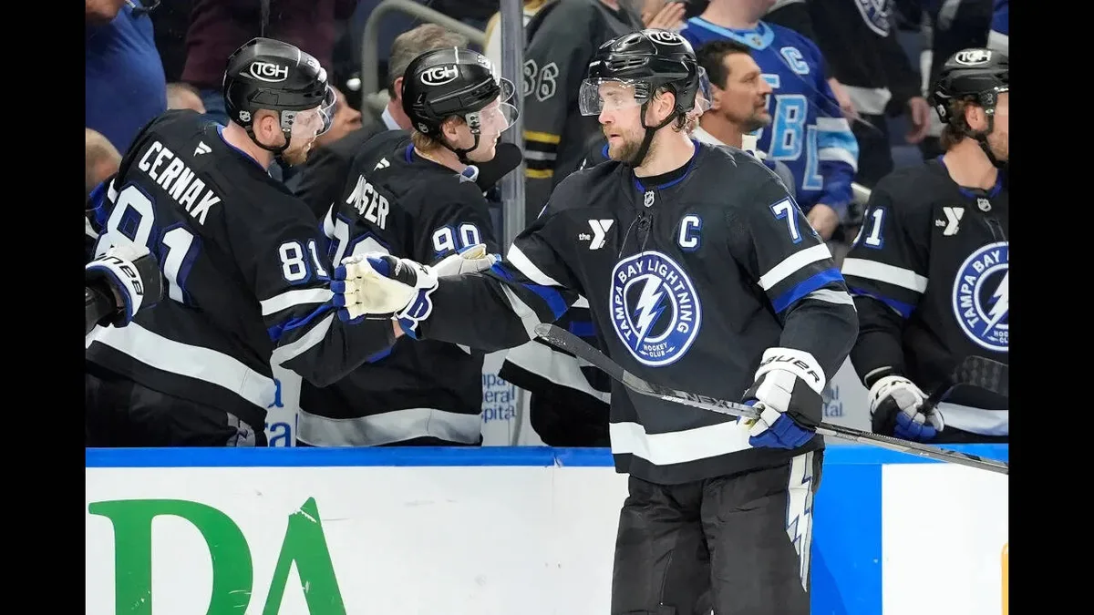 Victor Hedman reveals why he left Lightning before Canadiens playoff games