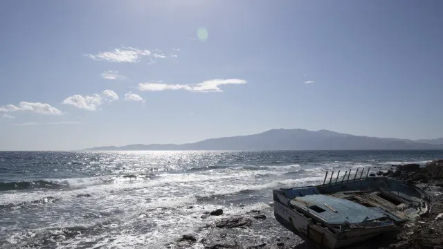 Migrantes mortos em naufrágio ao largo do Djibuti sobem para 139