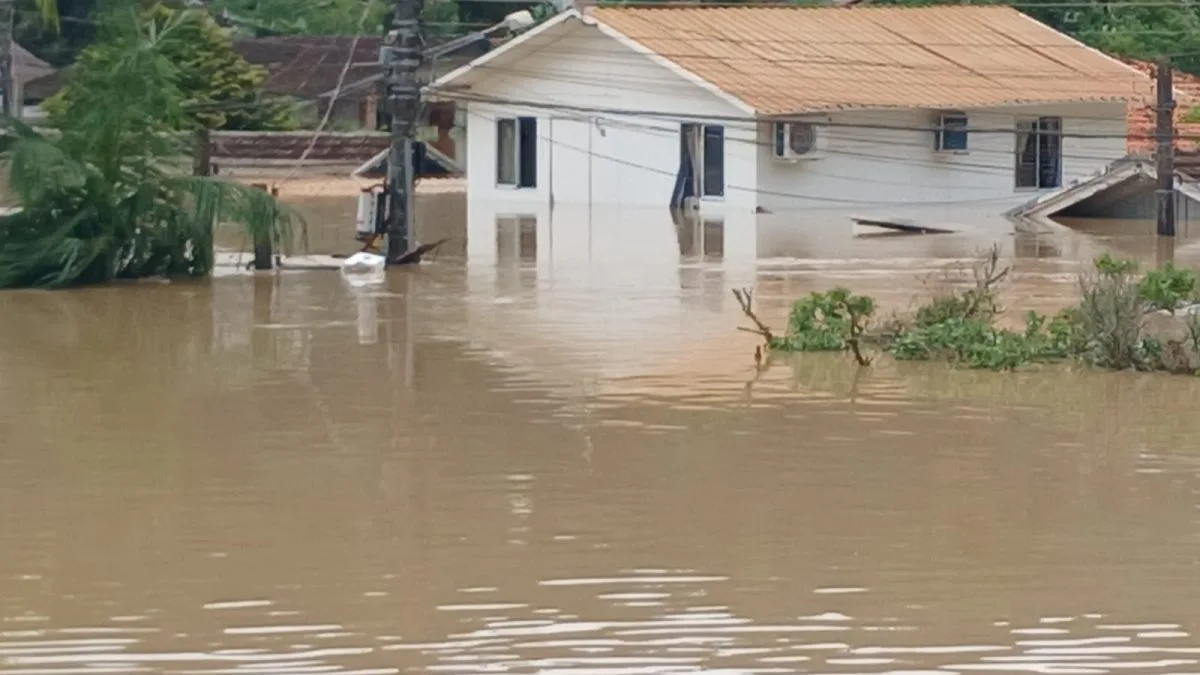 El Niño confirmado faz cidade afetada por enchentes investir R$ 1 milhão na preparação de abrigos e criar força-tarefa para enfrentar fenômeno em SC