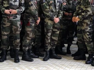 « Calmez-vous les gauchistes » : nouveau scandale à Carcassonne, après les propos filmés d’un aumônier militaire
