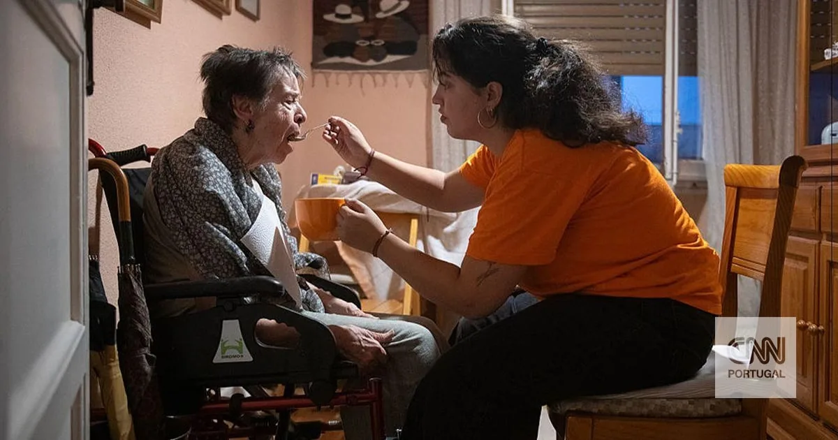 "Todos nós somos a Maricarmen!": depois dos protestos dos ativistas e da carga policial, esta mulher de 87 anos foi despejada de sua casa